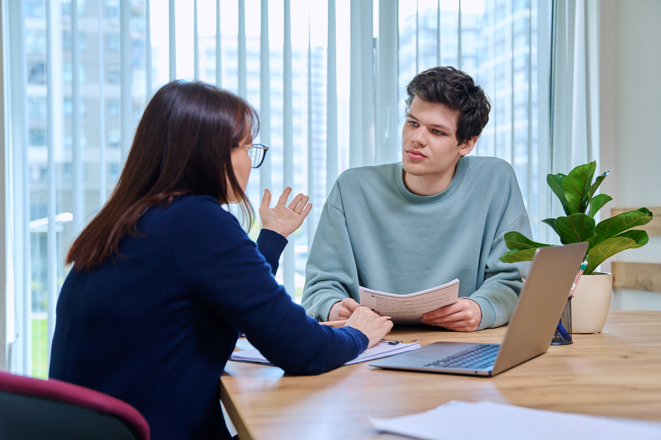 HR discusses Super fund details with an employee